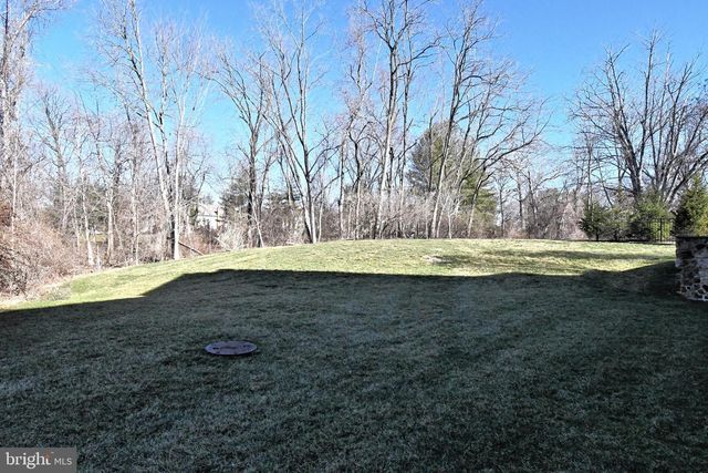 10 RICHARDS WAY, Ambler, PA 19002