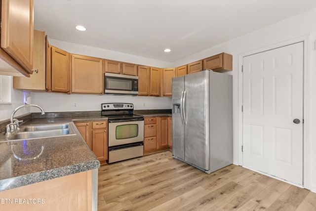 814 Blue Spruce Way, Knoxville, TN 37912