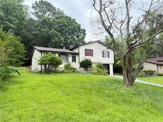 6692 Cambridge Drive, Rex, GA 30273