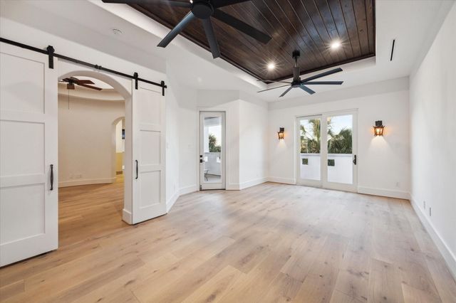 721 Harborside Way, League City, TX 77565