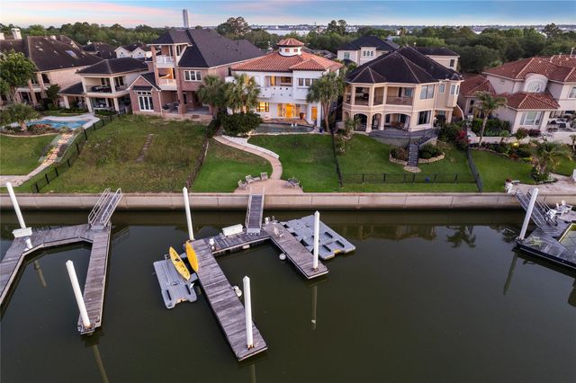 721 Harborside Way, League City, TX 77565