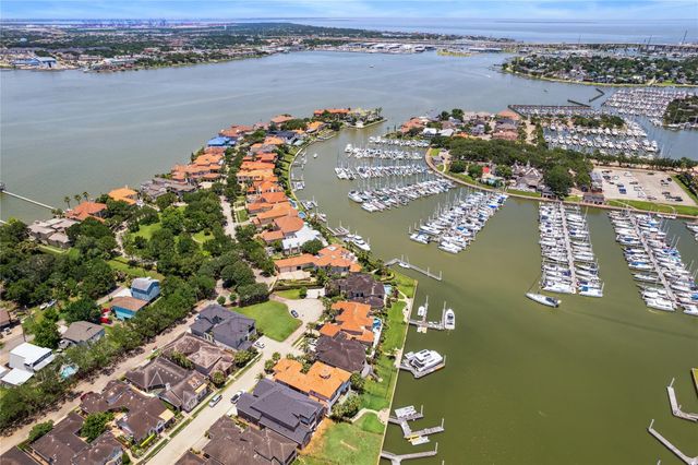721 Harborside Way, League City, TX 77565
