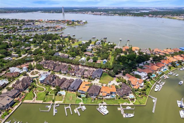 721 Harborside Way, League City, TX 77565