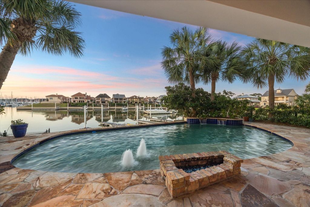 721 Harborside Way, League City, TX 77565