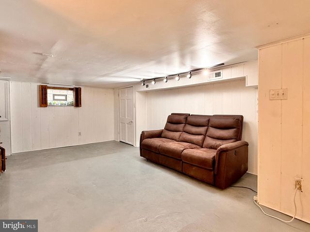 7041 HARVEY AVE, Pennsauken, NJ 08109