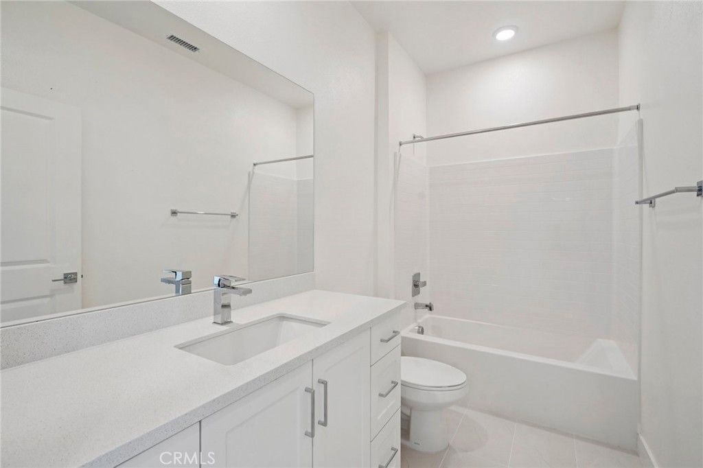 Image 34 of property listing at 1675 Coral Sea Lane, San Pedro, CA 90731