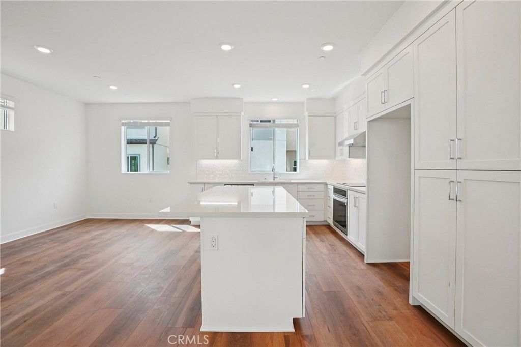 Image 8 of property listing at 1675 Coral Sea Lane, San Pedro, CA 90731