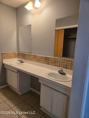 1056 Lake Dockery Road, Byram, MS 39272