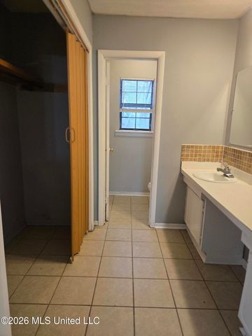 1056 Lake Dockery Road, Byram, MS 39272