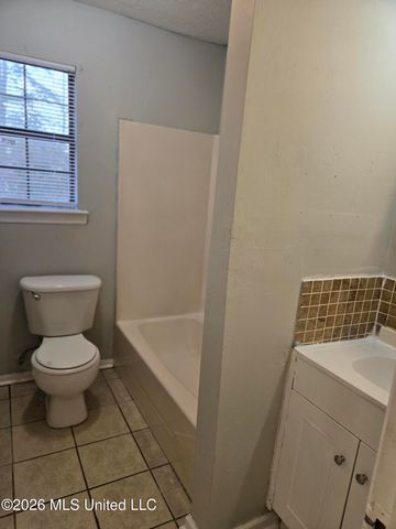 1056 Lake Dockery Road, Byram, MS 39272