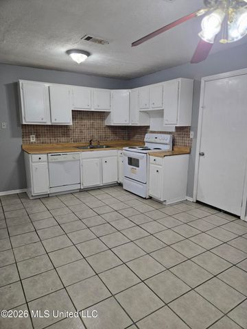 1056 Lake Dockery Road, Byram, MS 39272