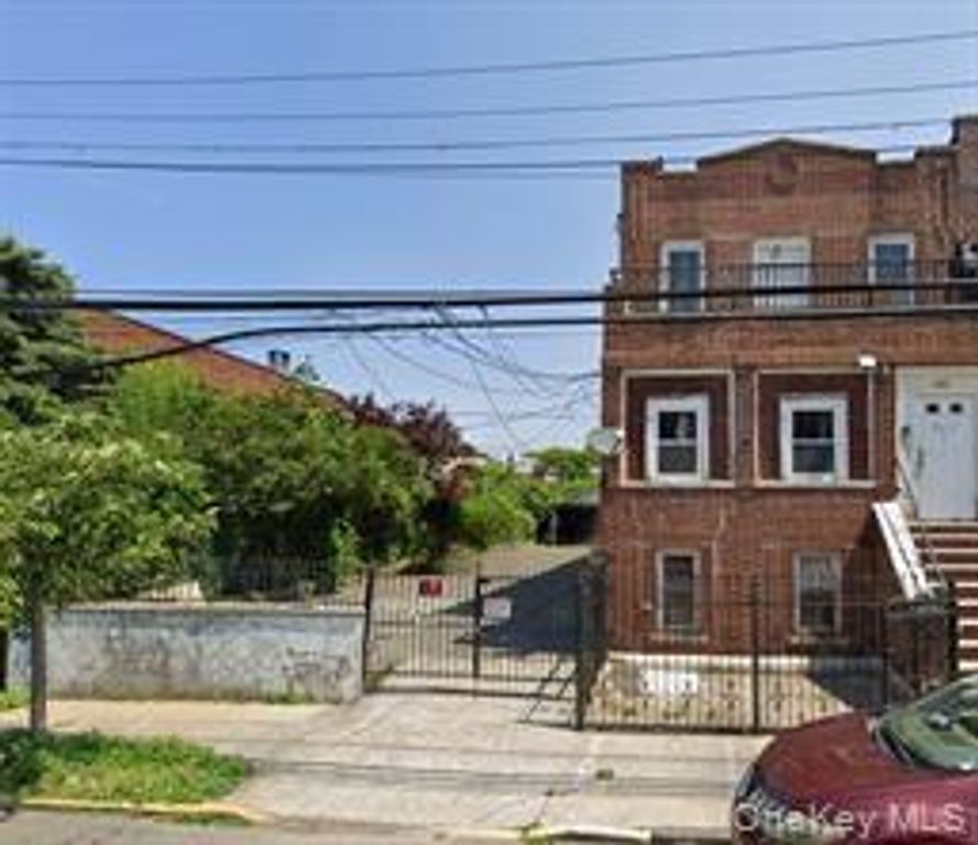 717 E 226th Street, Bronx, NY 10466