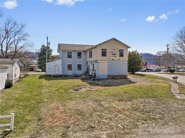 1250 Midland Beaver Rd, Industry, PA 15052