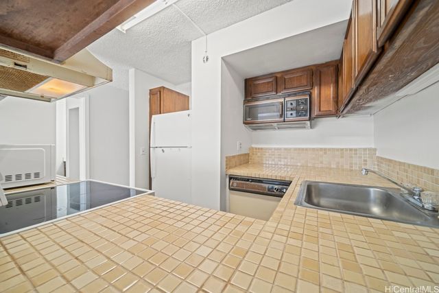 101 AUPUNI Street 521, Hilo, HI 96720