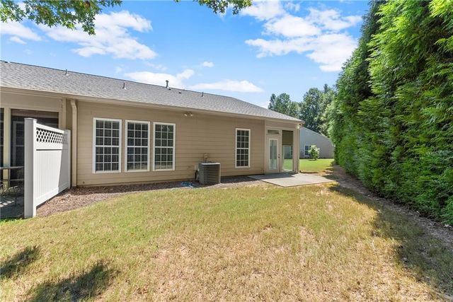 6247 LONGLEAF Drive, Hoschton, GA 30548