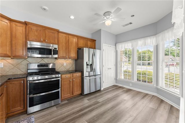 6247 LONGLEAF Drive, Hoschton, GA 30548