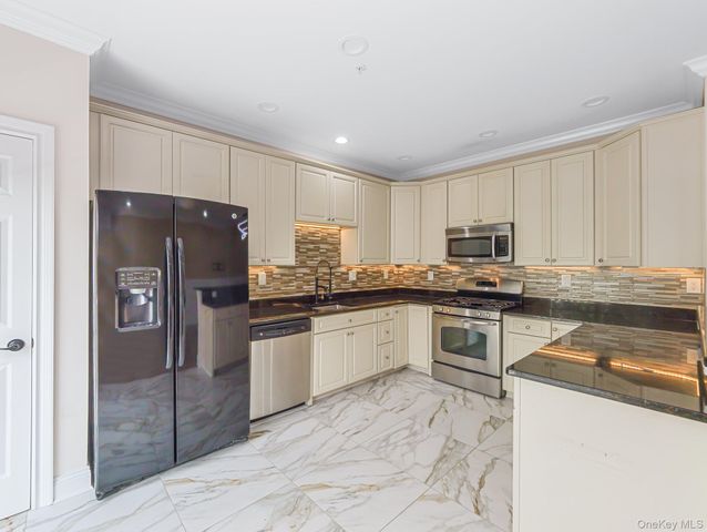 1115 Balsam Drive, New Windsor, NY 12553