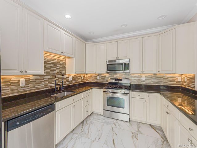 1115 Balsam Drive, New Windsor, NY 12553