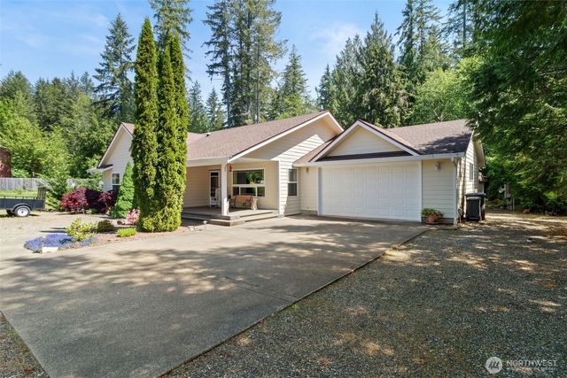 101 N Fairway Drive E, Hoodsport, WA 98548