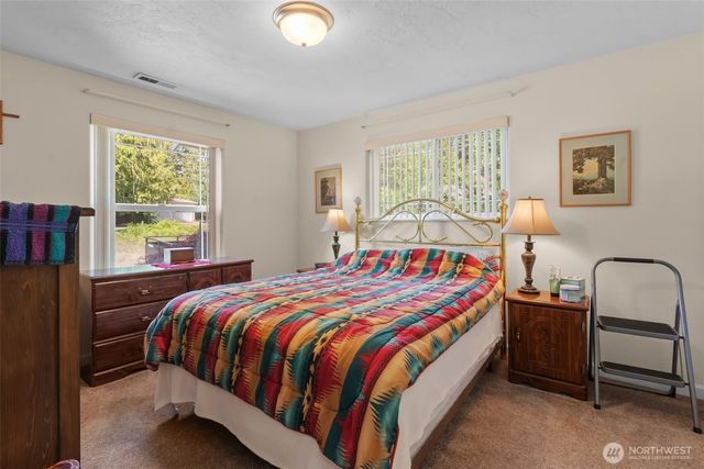 101 N Fairway Drive E, Hoodsport, WA 98548