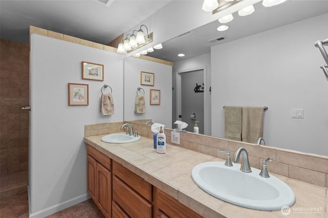 101 N Fairway Drive E, Hoodsport, WA 98548