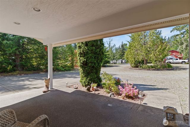 101 N Fairway Drive E, Hoodsport, WA 98548