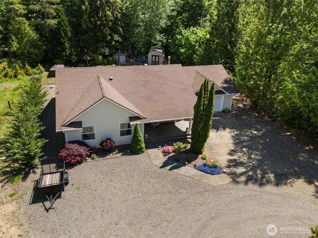 101 N Fairway Drive E, Hoodsport, WA 98548