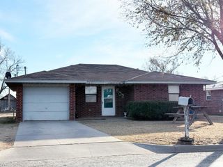 602 NW 5th Street, Dimmitt, TX 79027