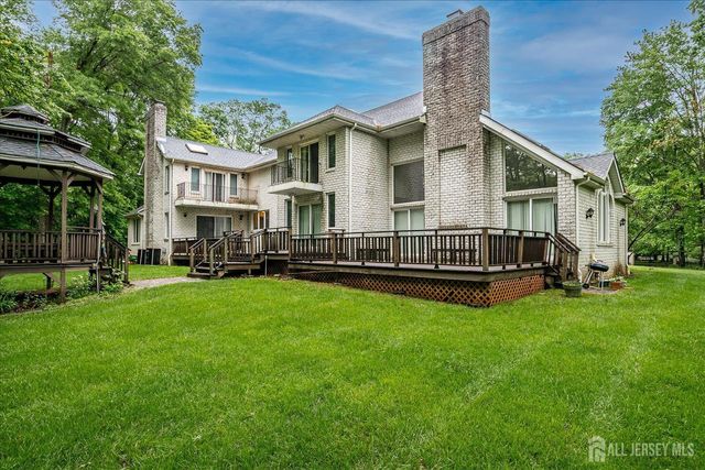 16 Benedek Road, Princeton, NJ 08540