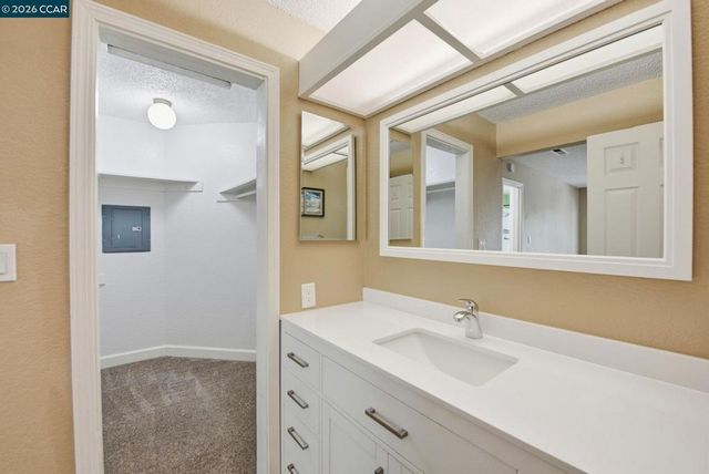 22135 Sevilla Rd 32, Hayward, CA 94541