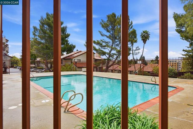 22135 Sevilla Rd 32, Hayward, CA 94541