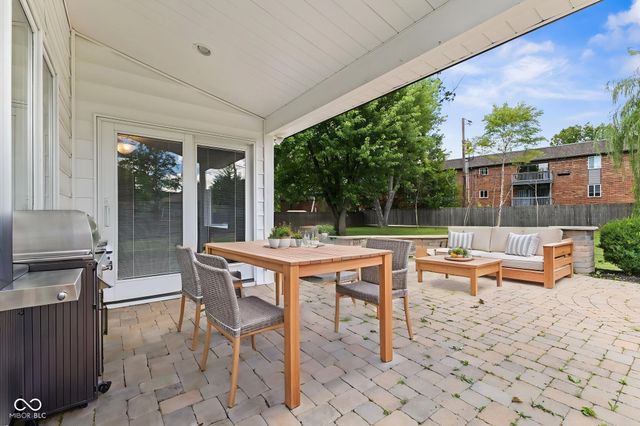 637 Lawndale Drive, Greenwood, IN 46142