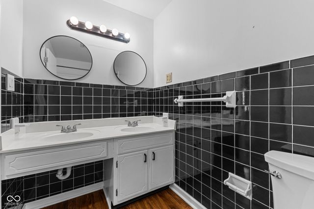 637 Lawndale Drive, Greenwood, IN 46142