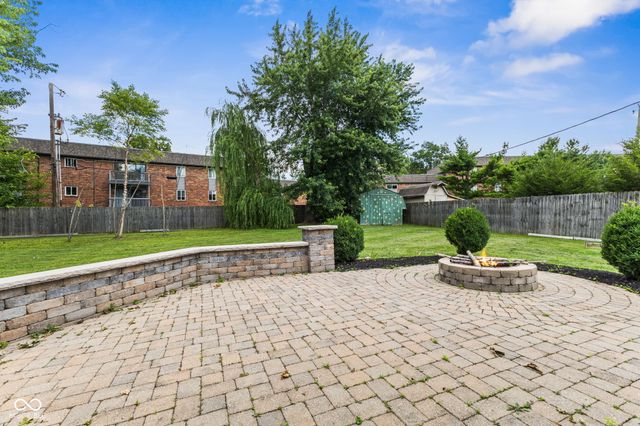 637 Lawndale Drive, Greenwood, IN 46142