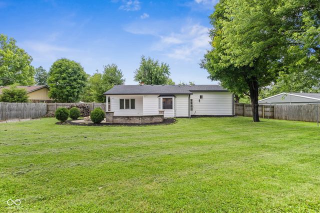 637 Lawndale Drive, Greenwood, IN 46142
