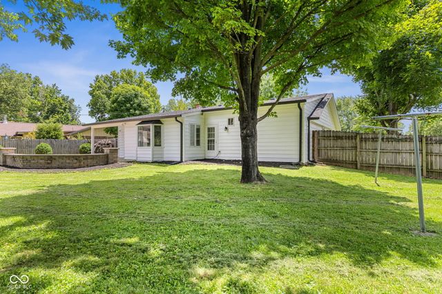 637 Lawndale Drive, Greenwood, IN 46142