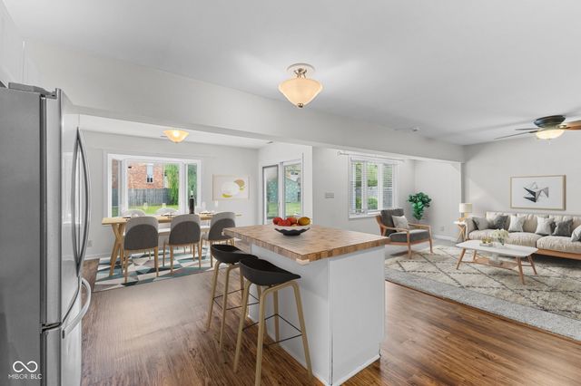 637 Lawndale Drive, Greenwood, IN 46142