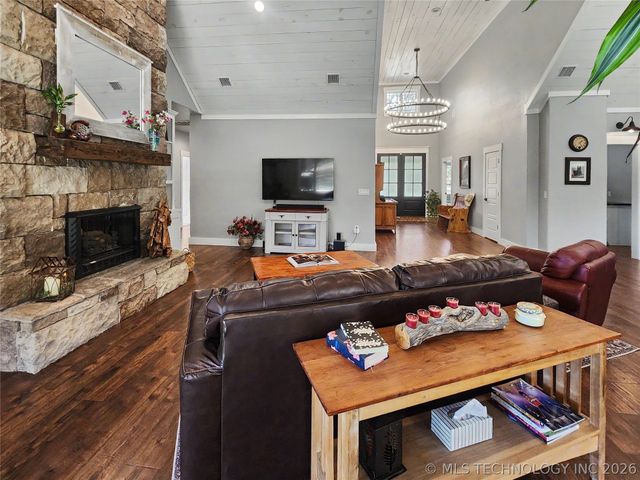 17413 E 626 Road, Tahlequah, OK 74464