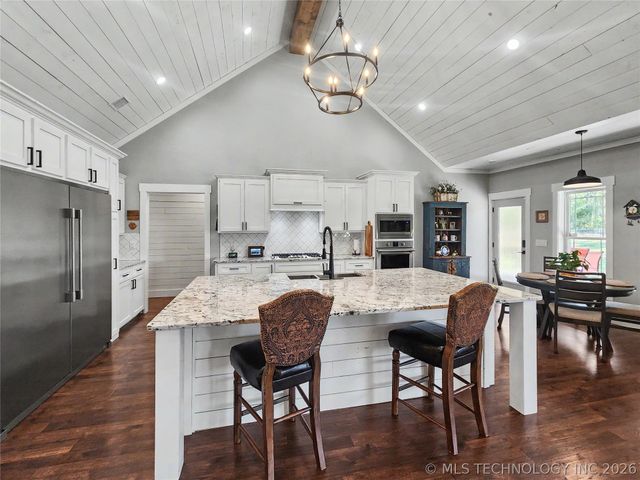 17413 E 626 Road, Tahlequah, OK 74464