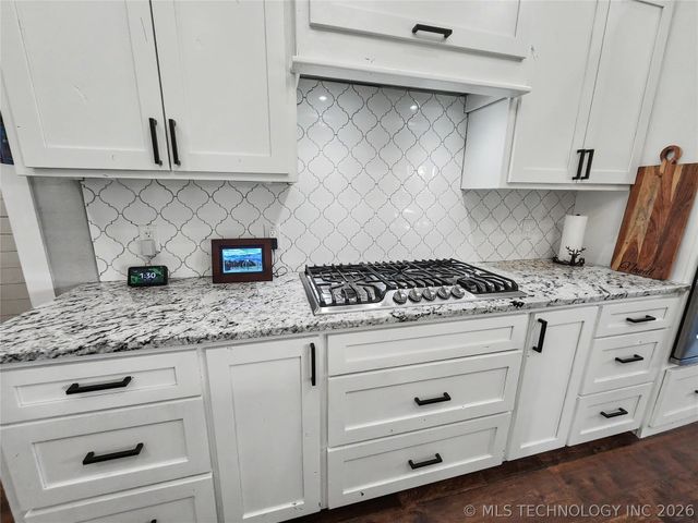 17413 E 626 Road, Tahlequah, OK 74464