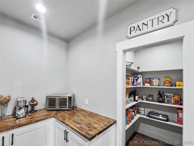 17413 E 626 Road, Tahlequah, OK 74464