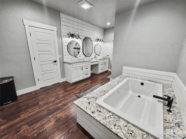 17413 E 626 Road, Tahlequah, OK 74464