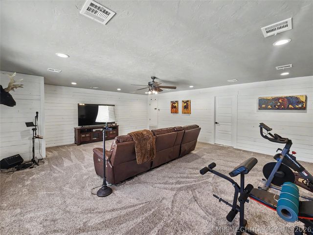 17413 E 626 Road, Tahlequah, OK 74464