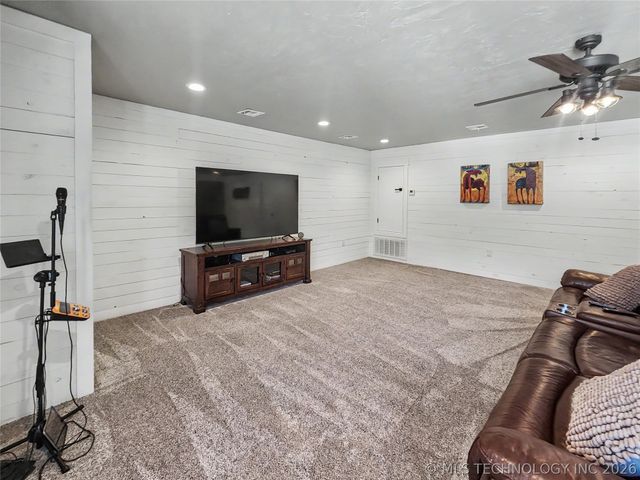 17413 E 626 Road, Tahlequah, OK 74464