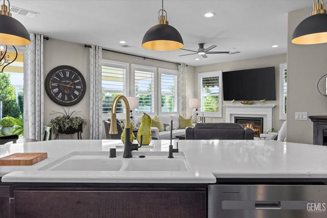 14219 Addleston Lane, Bakersfield, CA 93311