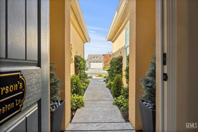 14219 Addleston Lane, Bakersfield, CA 93311