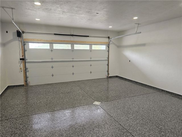 810 S Tenth St, New Stanton, PA 15697