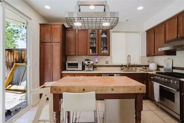 24444 Montevista Circle, Valencia, CA 91354