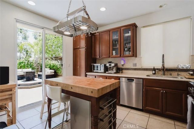 24444 Montevista Circle, Valencia, CA 91354
