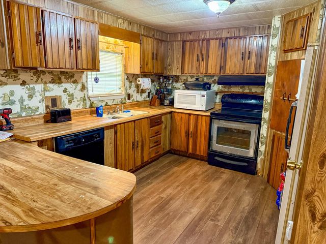 11813 13th Street, Santa Fe, TX 77510